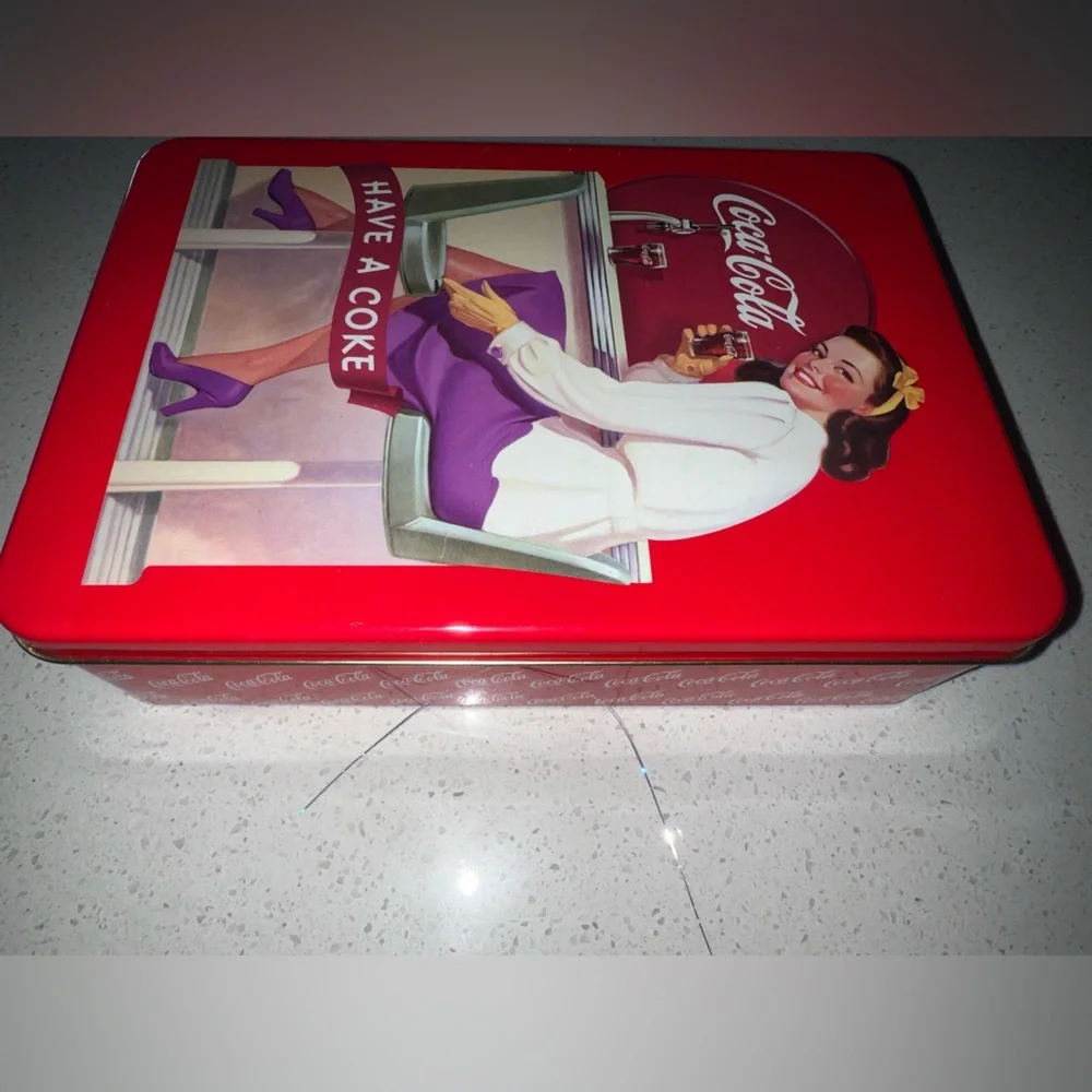 ✨Personalized🎄COCA-COLA Tin Gift Box + 3 Bottle Shaped Tin Boxes full of Beauty - Picture 5 of 11
